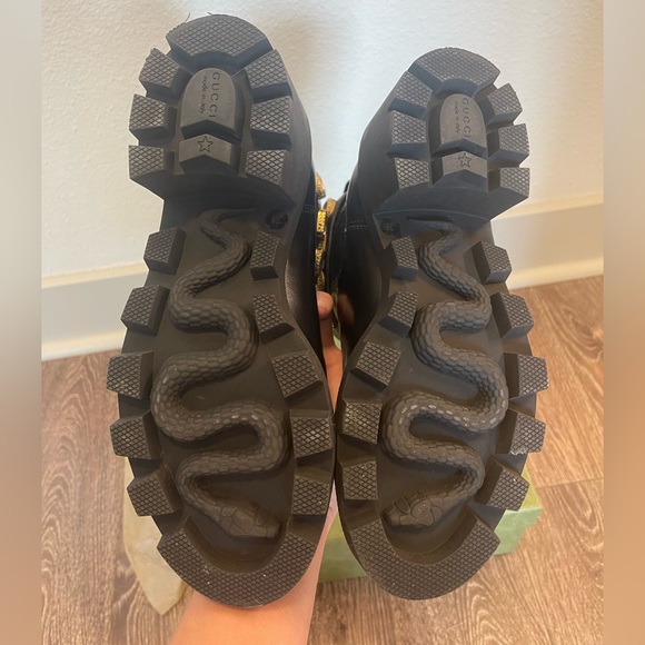 Gucci ankle boots with belt - Picture 7 of 7